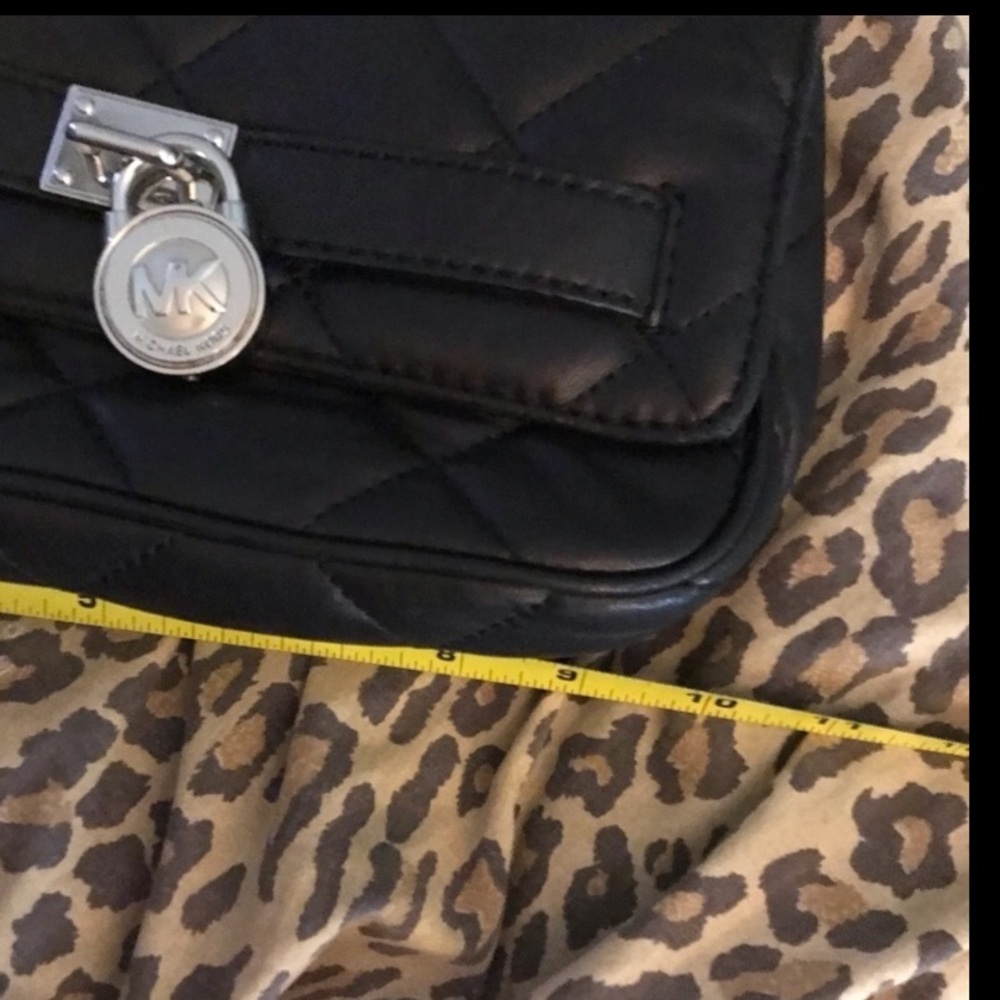 Micheal Kors black classic quilted  leather crossbody, versatile Like New - Picture 13 of 13